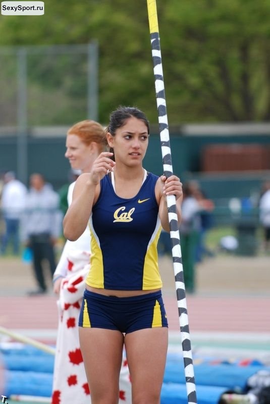  (Allison Stokke)       